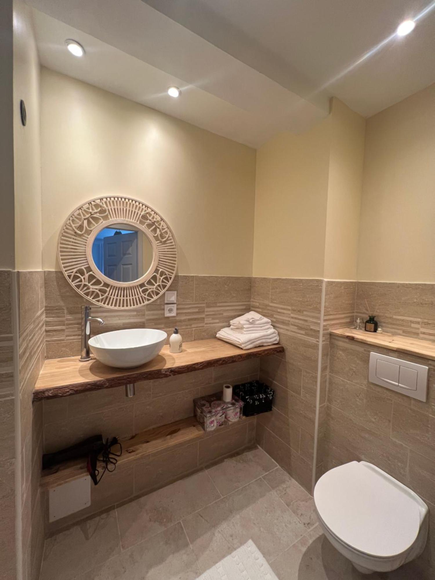 Hotel Un Peu De Campagne à Saint-Gilles-de-la-Neuville Extérieur photo